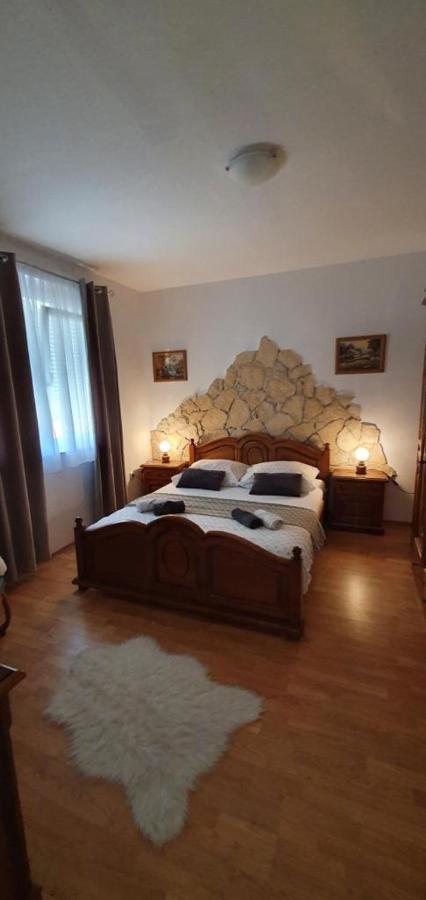 Three Bedroom Apartment Between Trogir And Split Kaštela Exterior foto