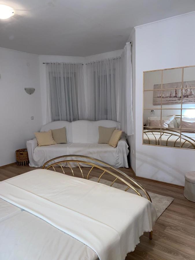 Three Bedroom Apartment Between Trogir And Split Kaštela Exterior foto